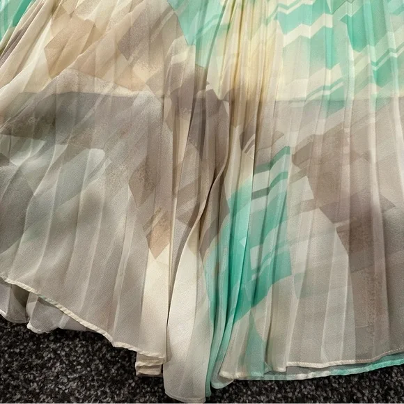 Club Monaco Elegant floral Pleated Skirt - maxi skirt | bohemian  festival - Picture 4 of 10